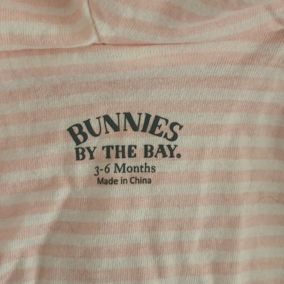 Bunnie onesie - Picture 5 of 7